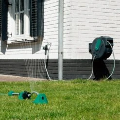 VONROC Automatische Slanghaspel – Incl. 25m Tuinslang, Aansluitslang, Spuitstuk, Koppelingen & Kraanaansluiting -Camping Series Winkel 1200x1200 730