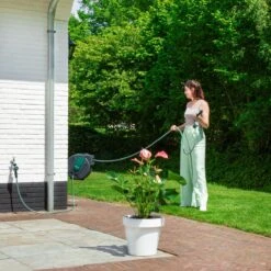 VONROC Automatische Slanghaspel – Incl. 25m Tuinslang, Aansluitslang, Spuitstuk, Koppelingen & Kraanaansluiting -Camping Series Winkel 1200x1200 731