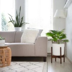 LifeGoods Planten Standaard - Uitschuifbare Bloempothouder - 20 Tot 30 Cm - Donker Bamboe -Camping Series Winkel 1200x1200 803