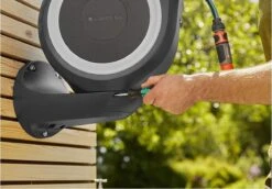 GARDENA - Wandslangenbox RollUp S - Slanghouder - 15 Meter - Ø 11 Mm 21 GARDENA - Wandslangenbox RollUp S - Slanghouder - 15 Meter - Ø 11 Mm -Camping Series Winkel 1200x835 3