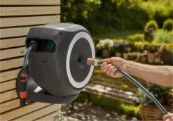 GARDENA - Wandslangenbox RollUp S - Slanghouder - 15 Meter - Ø 11 Mm 25 GARDENA - Wandslangenbox RollUp S - Slanghouder - 15 Meter - Ø 11 Mm -Camping Series Winkel 1200x838 2