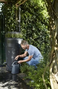 Elho Green Basics Regenton - Regenton - Living Black - Buiten - 200 Liter -Camping Series Winkel 790x1200